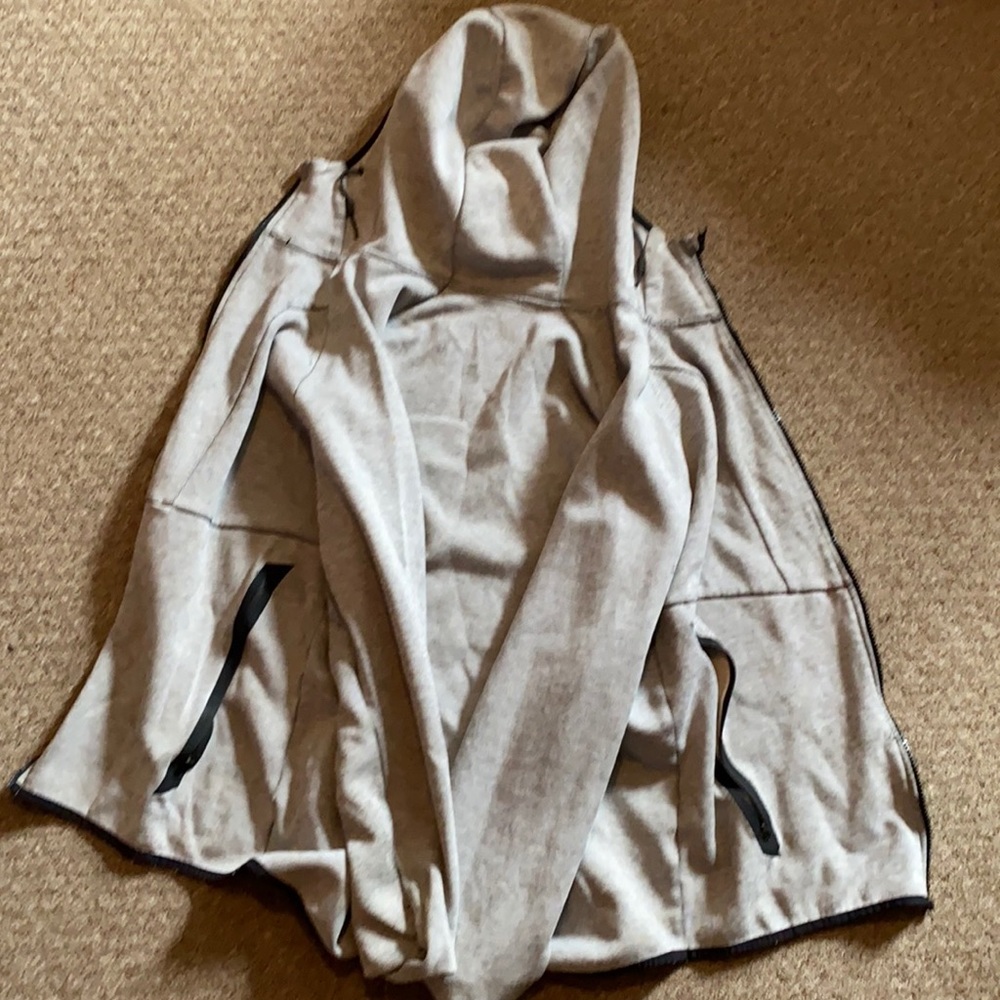 Athletic sweatshirt